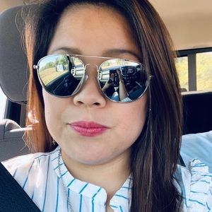 Meet your Posher, Nikz